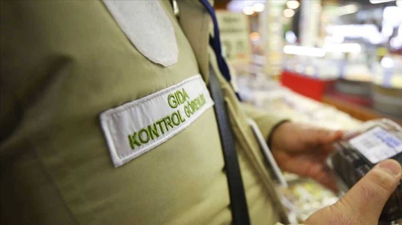 Gıda terörü bitmiyor! Sucuktan tavuk kafası çıktı, peynire süt koymamışlar 2