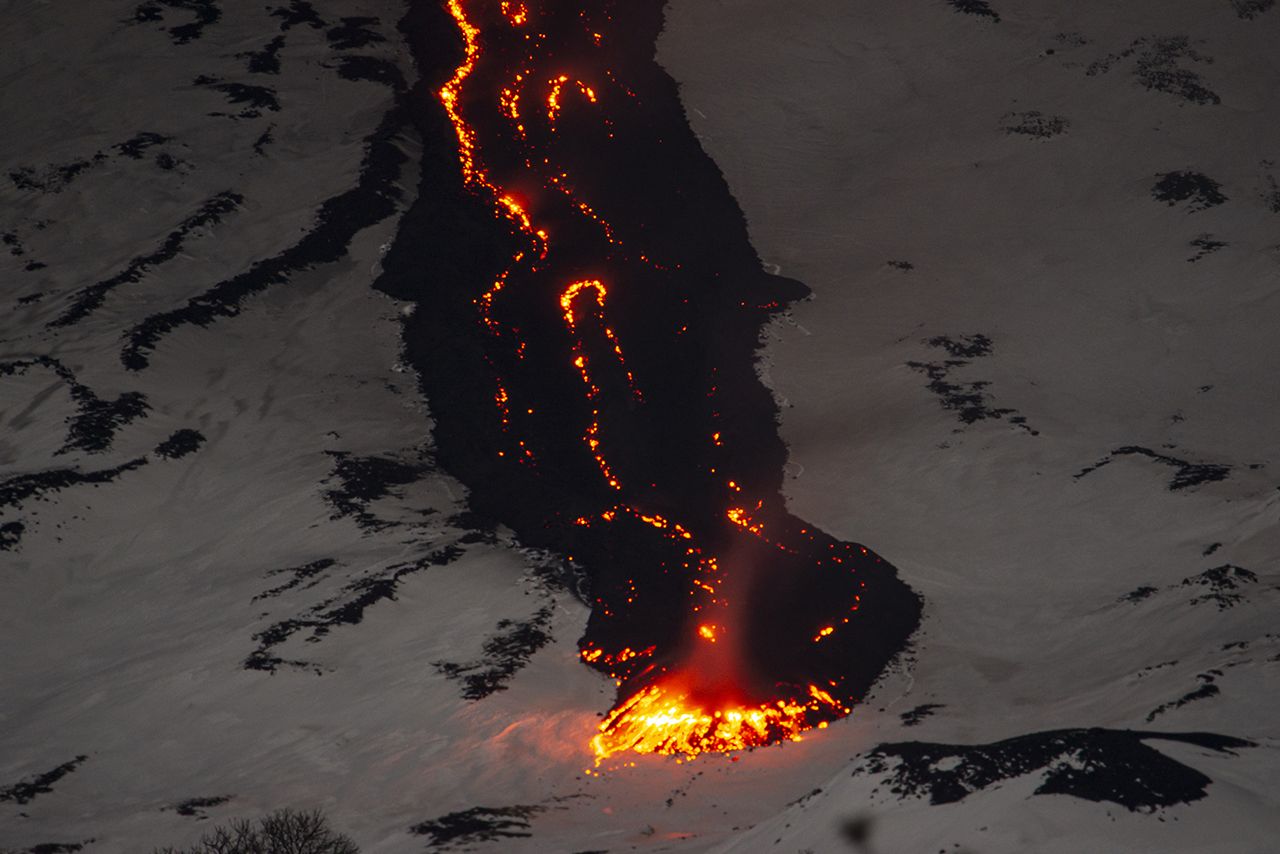 Etna Yanardağı harekete geçti! Lav ve kül bulutları gökyüzünü kapladı! Kabus geri döndü! 9