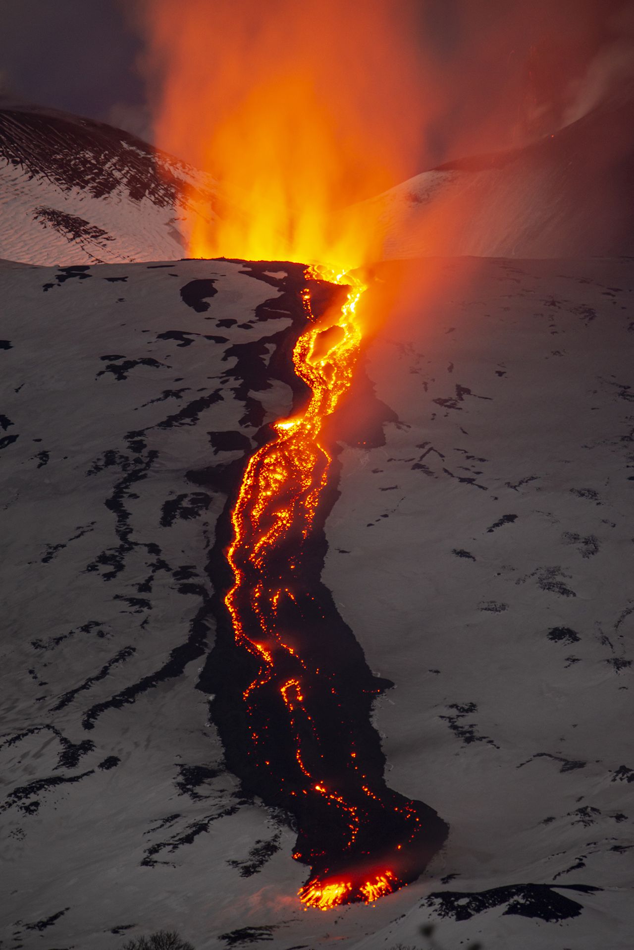 Etna Yanardağı harekete geçti! Lav ve kül bulutları gökyüzünü kapladı! Kabus geri döndü! 10