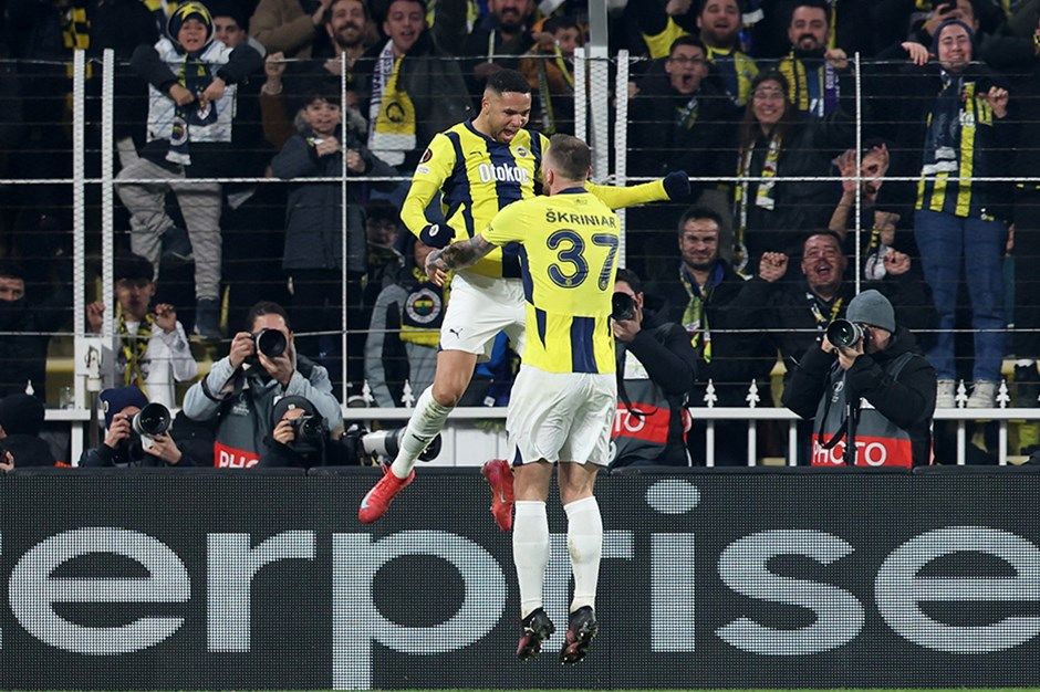 Fenerbahçeliler bu sözlere mest oldu: Anderlecht gelmedi mi, ülkesinde mi kaldı! Bir gram abartmıyorum; bu sezon izlediğim en iyi Fenerbahçe'ydi! 1