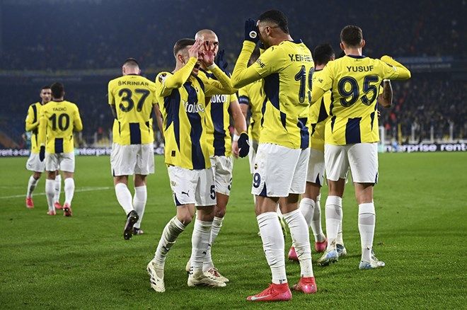 Fenerbahçe ve Galatasaray'ın UEFA Avrupa Ligi şampiyonluk oranları açıklandı: Liste tepe taklak oldu! 14