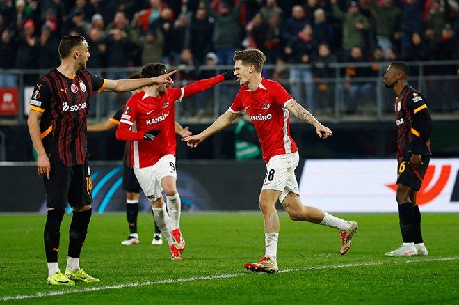 Fenerbahçe ve Galatasaray'ın UEFA Avrupa Ligi şampiyonluk oranları açıklandı: Liste tepe taklak oldu! 17