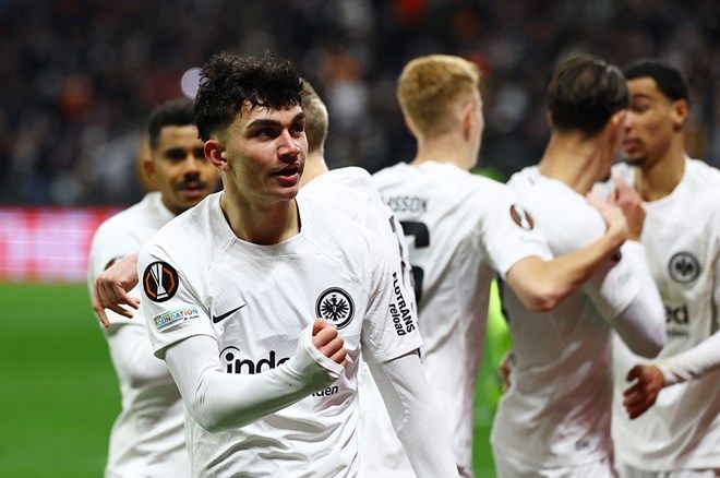Fenerbahçe ve Galatasaray'ın UEFA Avrupa Ligi şampiyonluk oranları açıklandı: Liste tepe taklak oldu! 8