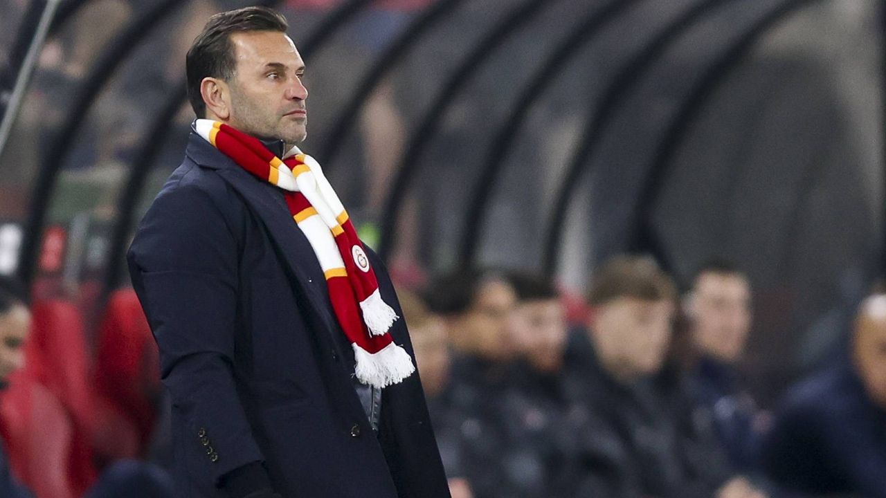 Galatasaray'da herkesi şaşkına çeviren olay! "İstifa tehdidinde bulunan beceriksiz yönetici, yol geçen hanına dönen takım kampı... İlk 11 sızsa ne olur!" 6