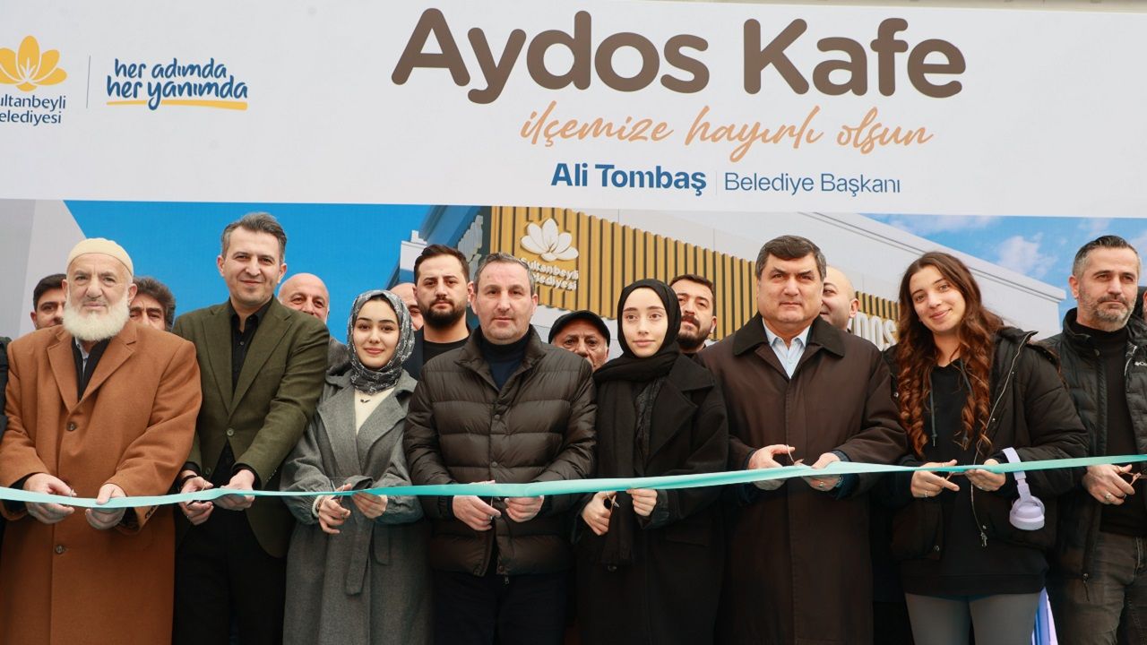 Sultanbeyli’de Aydos Kafe açıldı, ilk kahveleri Başkan Ali Tombaş ikram etti 1