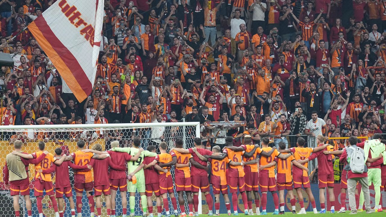 Türkiye'nin en iyisi Galatasaray taraftarı! Dünyanın en iyi tribünleri açıklandı: İlk 10'da sadece 2 Türk kulübü yer aldı 1