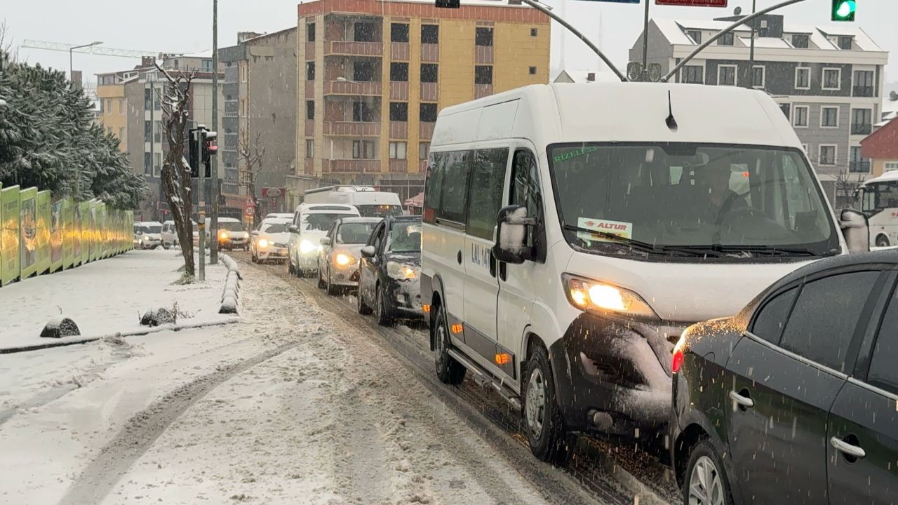 Yarın akşam başlıyor! 5 gün sürecek... İstanbul'a Sibirya soğukları geliyor! Hava -5'leri görecek! Uzun zamandır yağmadığı kadar kar yağacak... 8