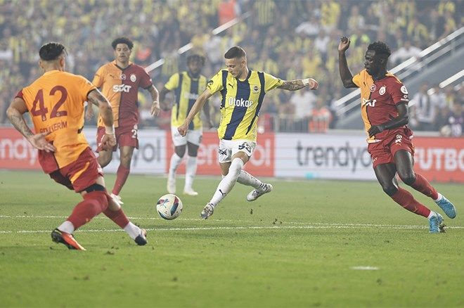 Herkes bunu merak ediyordu: Galatasaray - Fenerbahçe derbisini yönetecek 1 numaralı hakem adayı belli oldu! 4