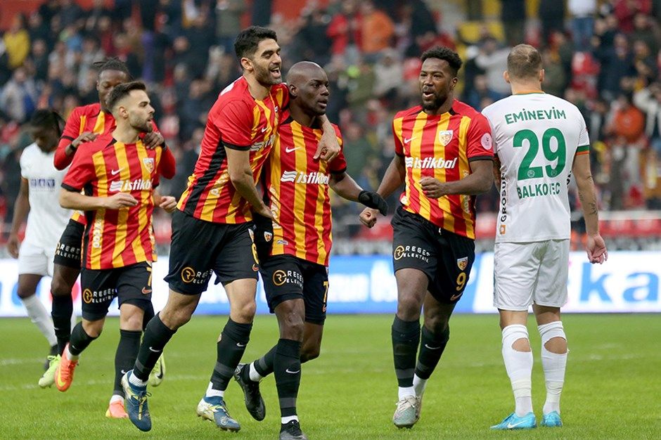 Süper Lig şampiyonu belirlendi! Yapay zeka puan farkını bile hesapladı... 3