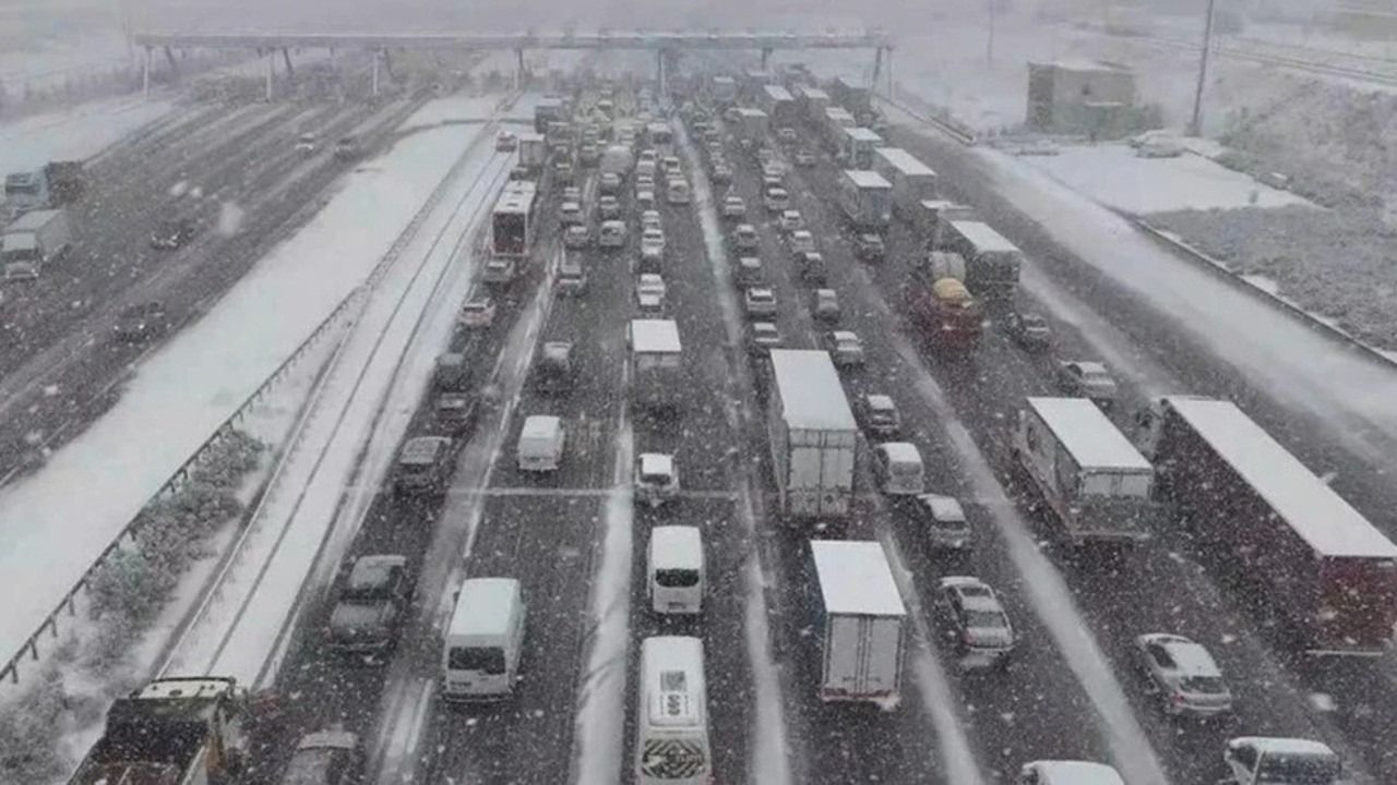 İstanbul’da trafik felç! İşte en yoğun güzergahlar... 5