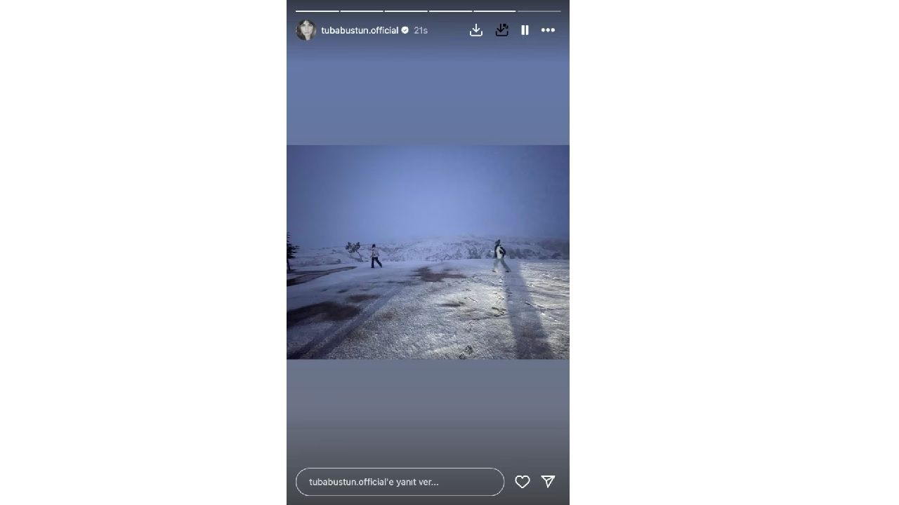 Tuba Büyüküstün ve ikizleri Kapadokya'da kar keyfi yaptı! O kareler görenleri mest etti... 3