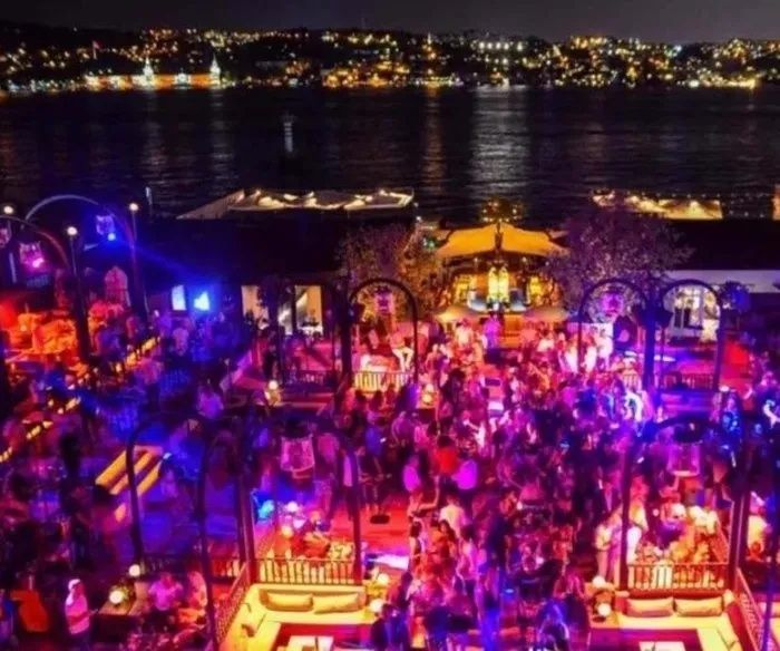 Kaçak yapılar Boğaz'ı yutuyor! Bakanlık yazı gönderiyor ama İBB göz yumuyor! Halk TV'nin sahibi Cafer Mahiroğlu'nun da lüks villası kaçak! 3