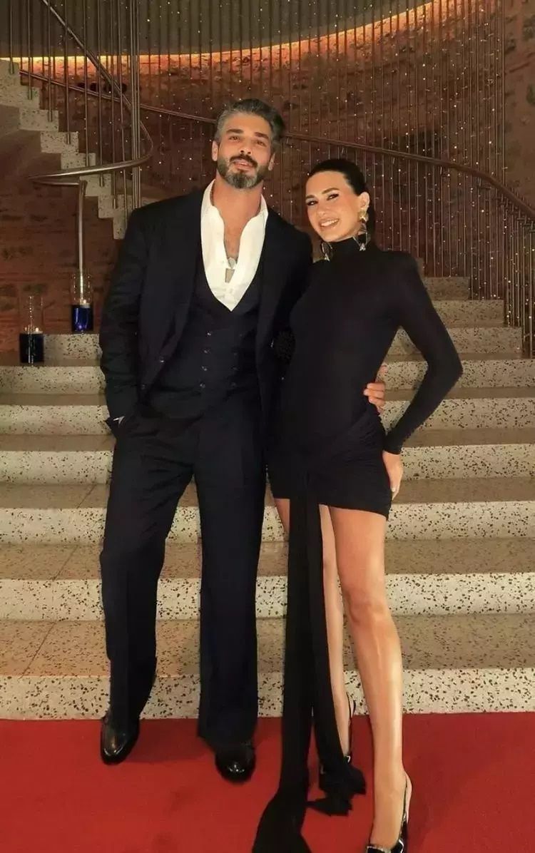 Ünlü çiftin ayrılığında bomba iddia! Şükrü Özyıldız ve Sibil Çetinkaya ihanet yüzünden mi ayrıldı? 1