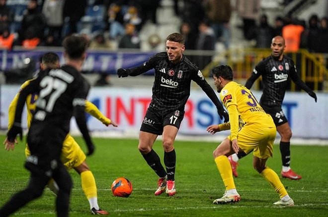 "Gelen duyumlar var" dedi ve Beşiktaş'ta yaşanacak ayrılığı patlattı! 3