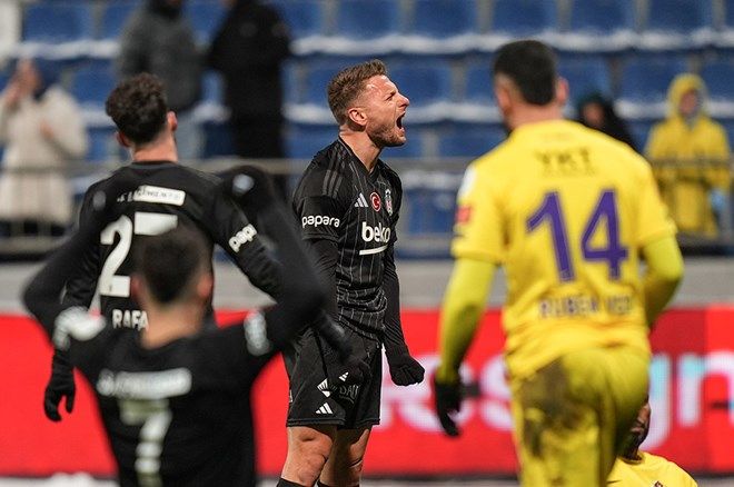"Gelen duyumlar var" dedi ve Beşiktaş'ta yaşanacak ayrılığı patlattı! 4