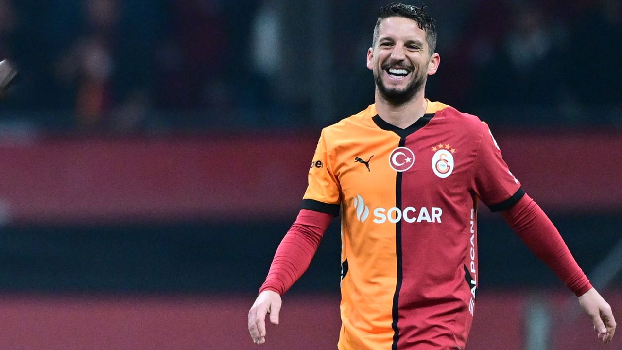 Dries Mertens'i yakan penaltı! Adana Demirspor maçındaki olay dünyaca ünlü sponsoru kaçırdı: "Kusura bakma, seninle çalışamayız" 5