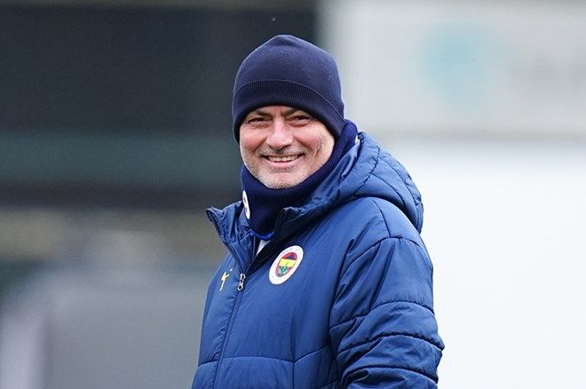 Avrupa, Fenerbahçe'yi konuşuyor: Jose Mourinho destansı bir intikam turuna hazırlanıyor! 4