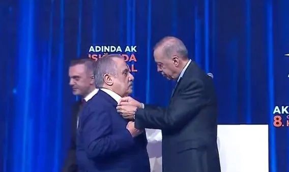 Tarihi kongrede AK Parti'ye yeni isimler katıldı! Rozetlerini Cumhurbaşkanı Erdoğan bizzat taktı... 3