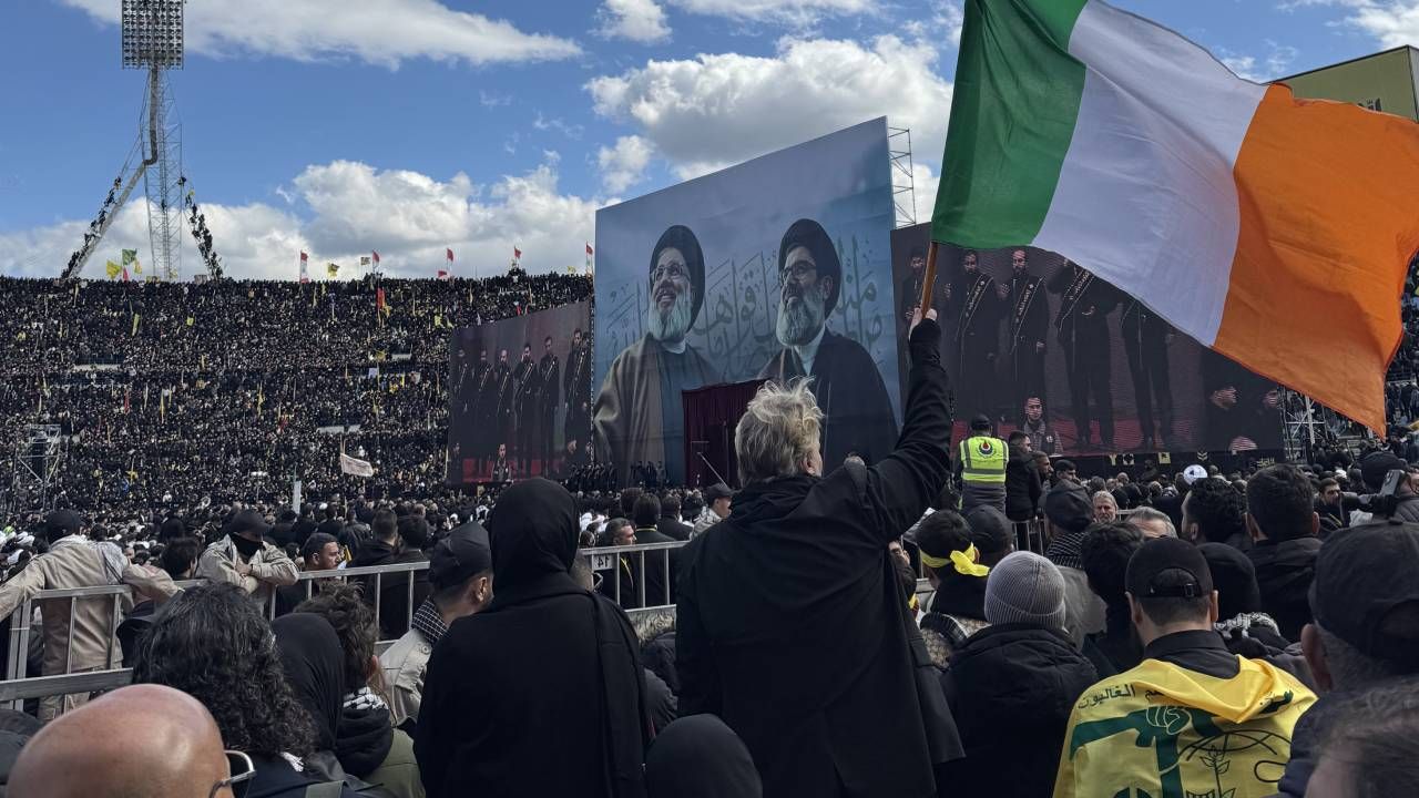 Nasrallah ve Safiyuddin'e veda; Lübnan'daki cenazeye yüz binler katıldı 2