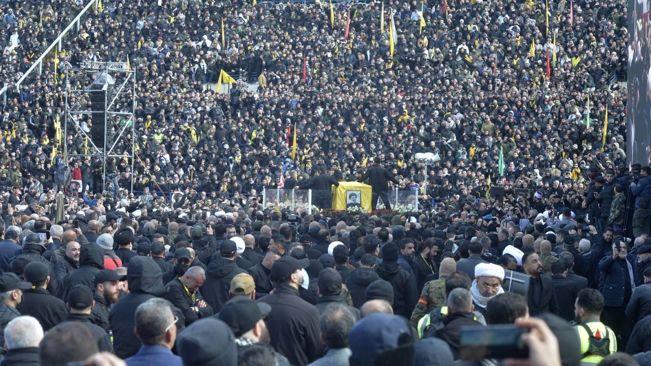 Nasrallah ve Safiyuddin'e veda; Lübnan'daki cenazeye yüz binler katıldı 4