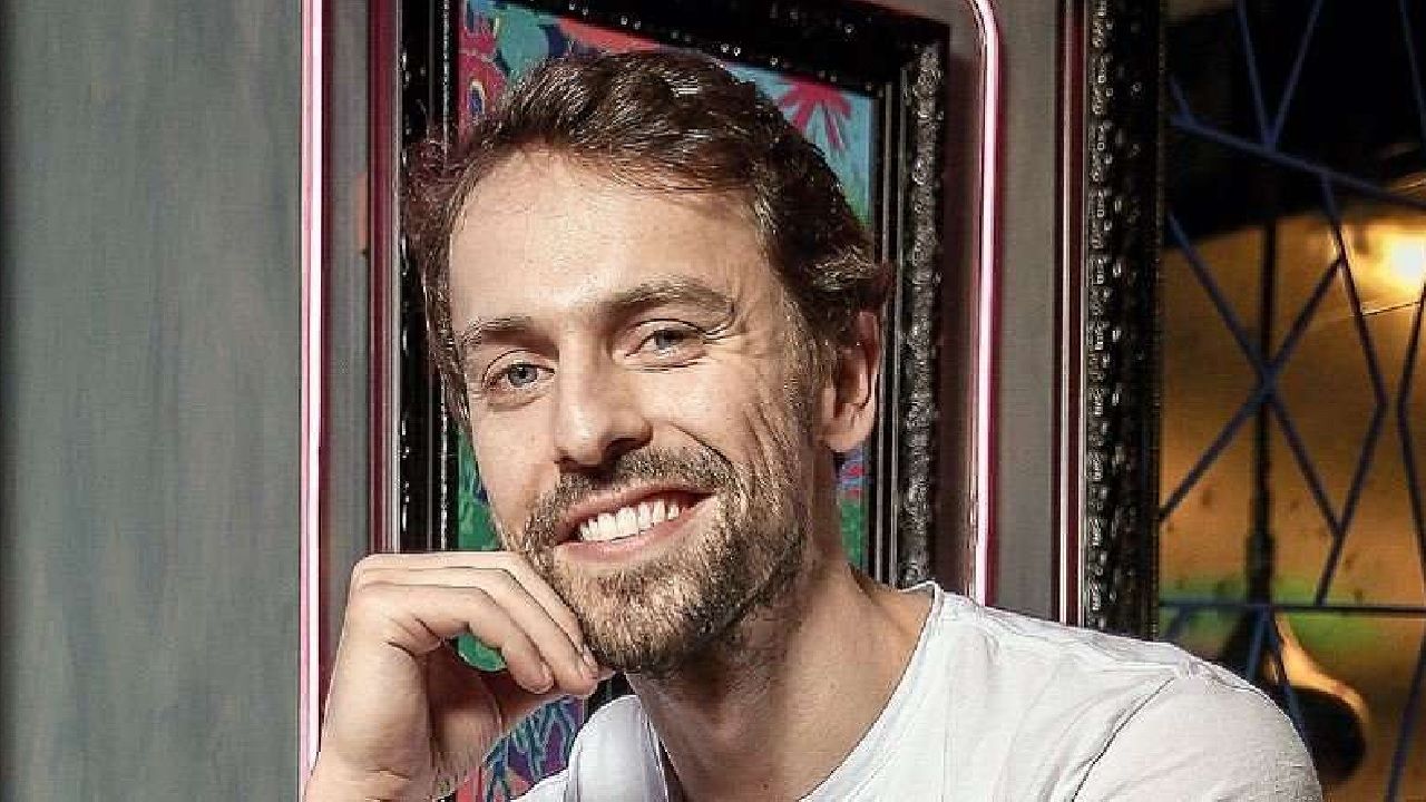 Hande Erçel'in yeni partneri belli oldu! Metin Akdülger ile rol alacak 4
