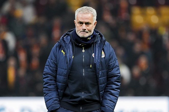 Galatasaray'ın Jose Mourinho'yu ırkçılıkla suçlaması tüm dünyada manşet oldu 2