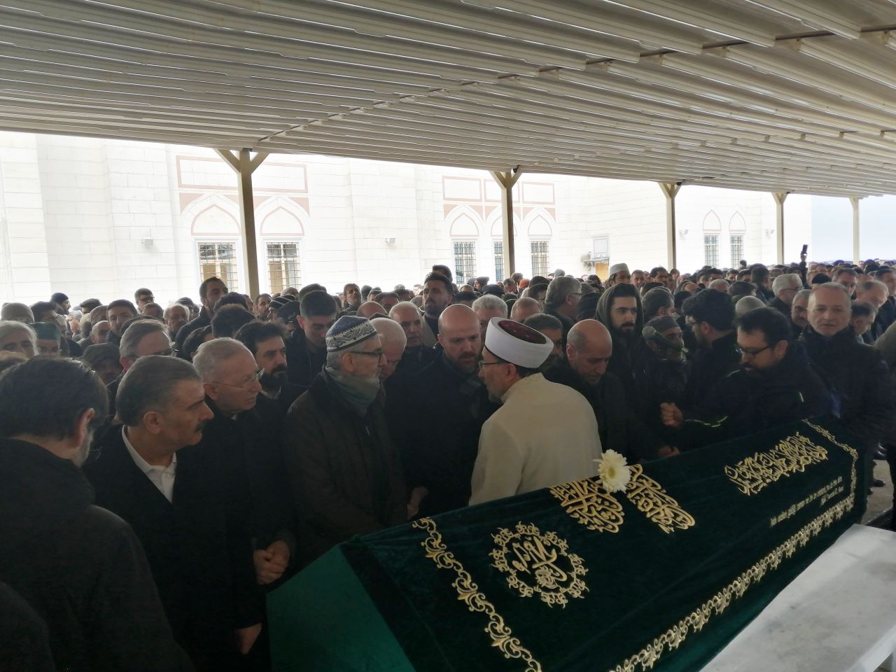 Hattatların Reisi Hasan Çelebi son yolculuğuna uğurlandı 2