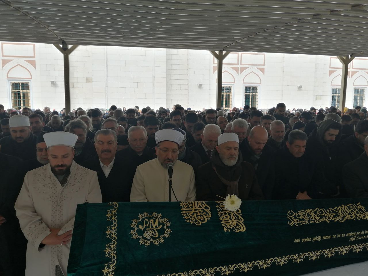 Hattatların Reisi Hasan Çelebi son yolculuğuna uğurlandı 3