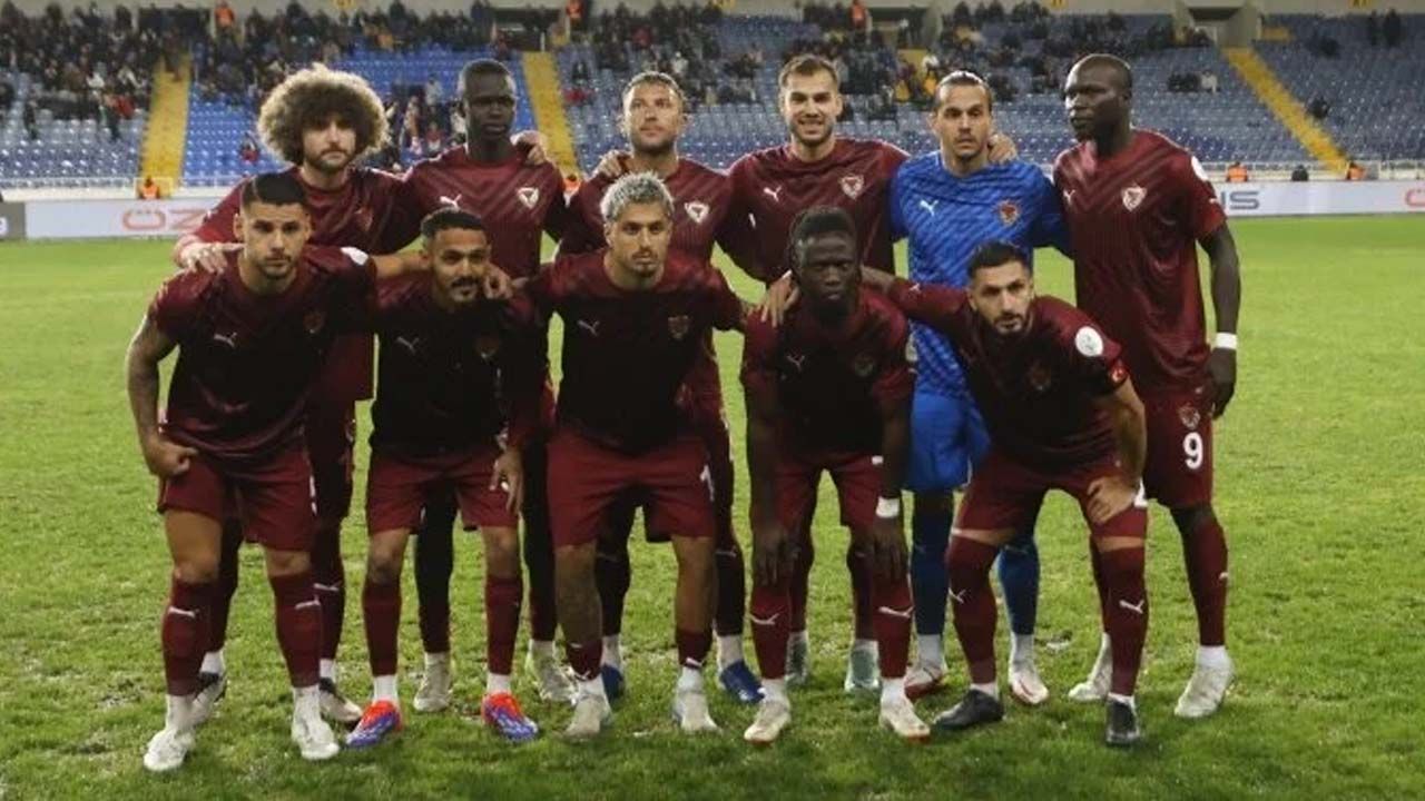 Süper Lig'de şubat ayı seyirci ortalamaları açıklandı: Zirvenin sahibi Galatasaray! Göztepe'nin tribünleri dikkat çekti 4