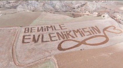 Çorumlu aşık traktörüyle tarlaya "Benimle evlenir misin" yazdı 5