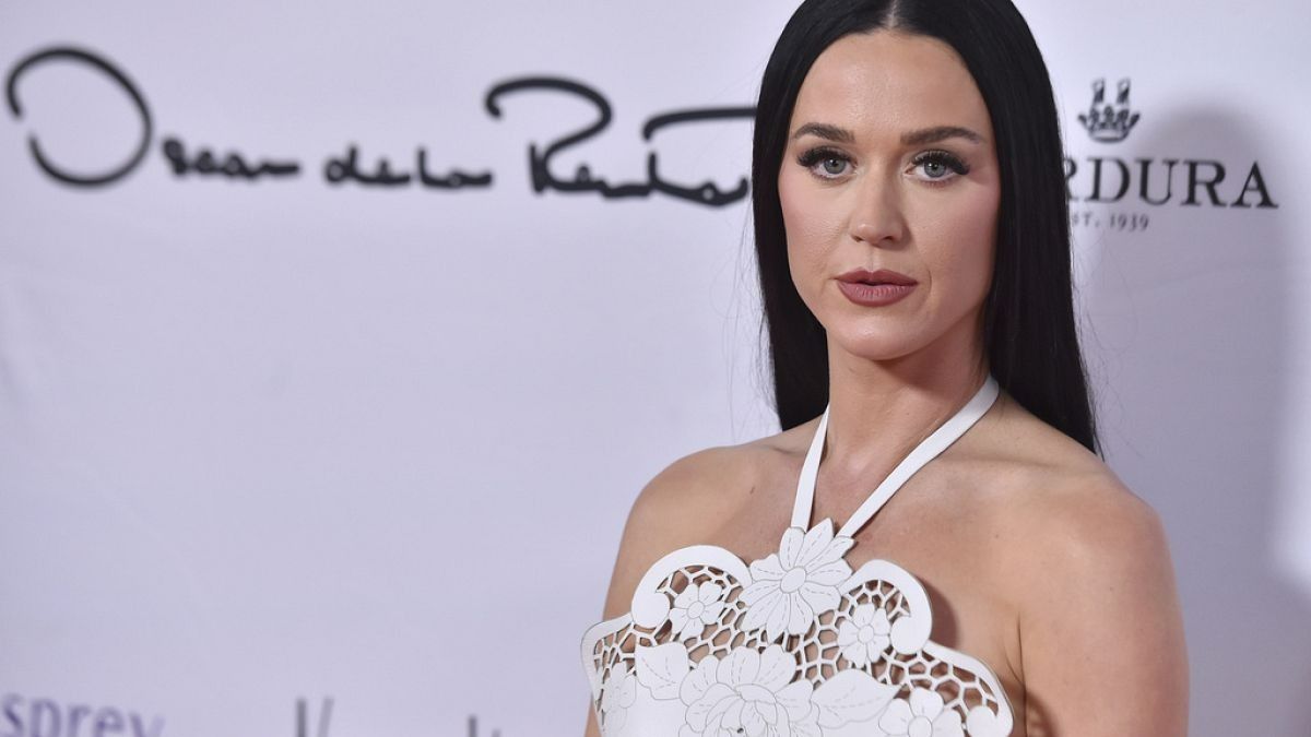 Dünyada 10 kişi gitti! Katy Perry uzaya yolculuk yapacak! 6