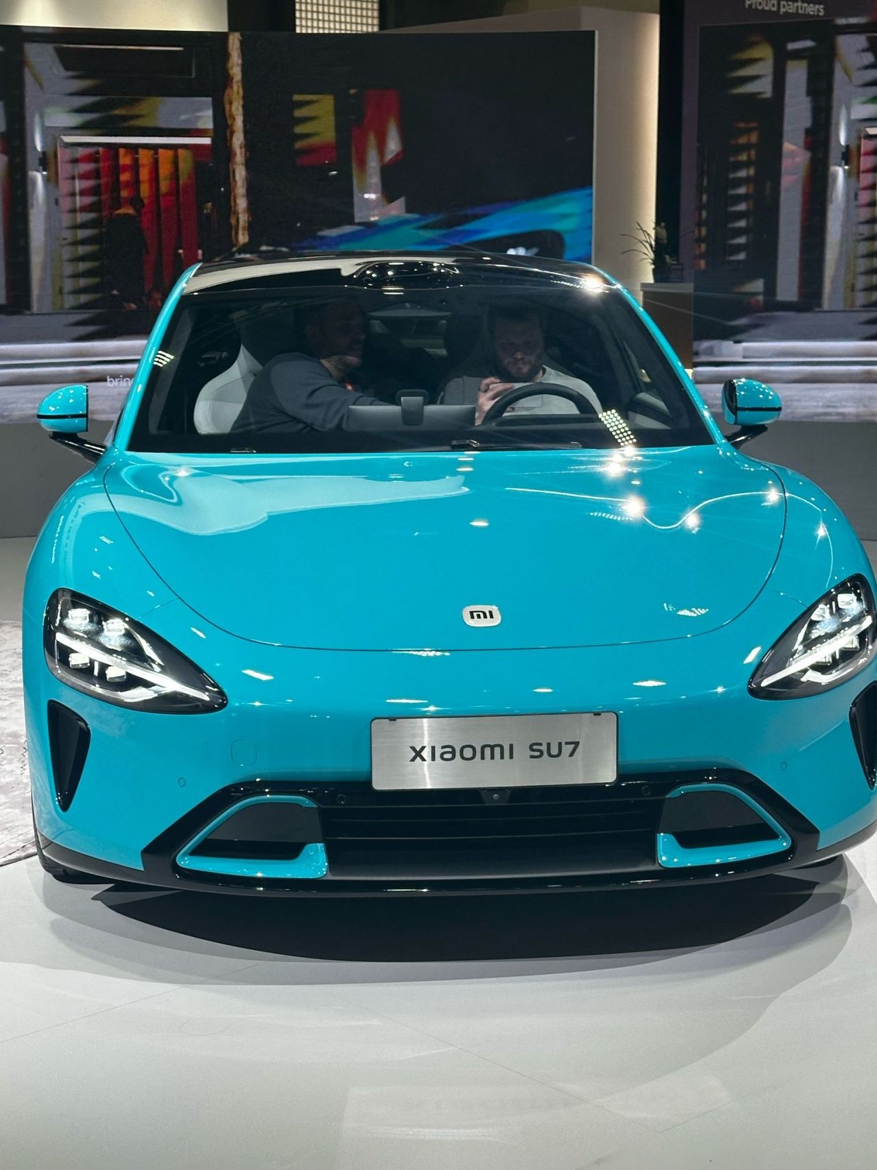Tüm gözler onun üzerindeydi! 1.500 beygirlik elektrikli sedan Xiaomi SU7 Ultra, 2 saatte yıllık satış hedefini aştı 4