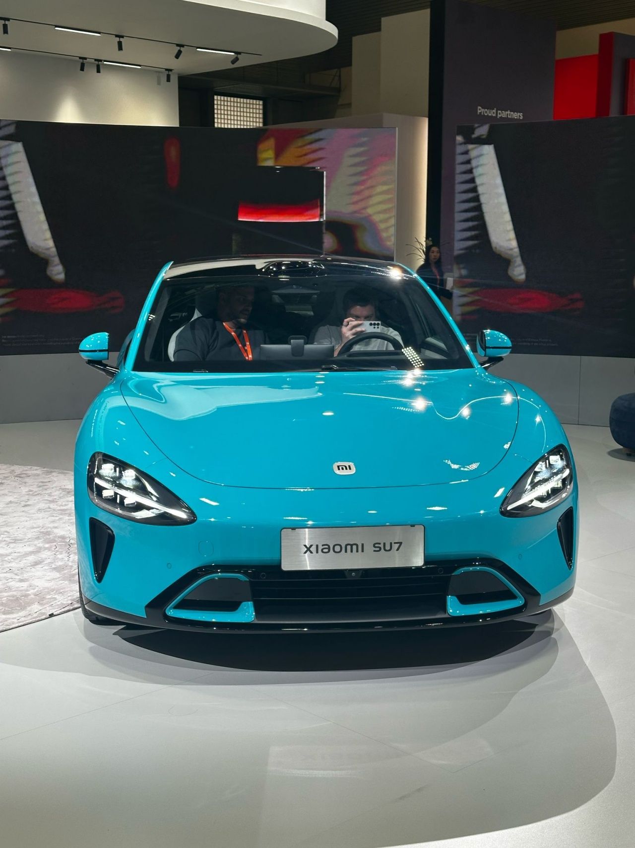 Tüm gözler onun üzerindeydi! 1.500 beygirlik elektrikli sedan Xiaomi SU7 Ultra, 2 saatte yıllık satış hedefini aştı 2