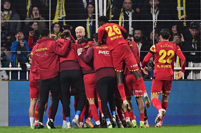 Süper Lig'de puan farkı 4'e indi, şampiyonluk oranları güncellendi! Zirve yarışı alt üst oldu... 10
