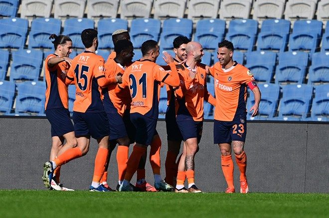 Süper Lig'de puan farkı 4'e indi, şampiyonluk oranları güncellendi! Zirve yarışı alt üst oldu... 12