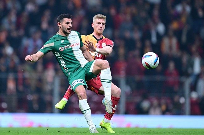 Süper Lig'de puan farkı 4'e indi, şampiyonluk oranları güncellendi! Zirve yarışı alt üst oldu... 7