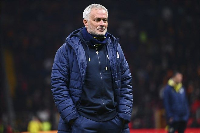 UEFA Avrupa Ligi'nde Fenerbahçe ve Jose Mourinho için yüzyılın fırsatı: İlk kez yaşanabilir... 6