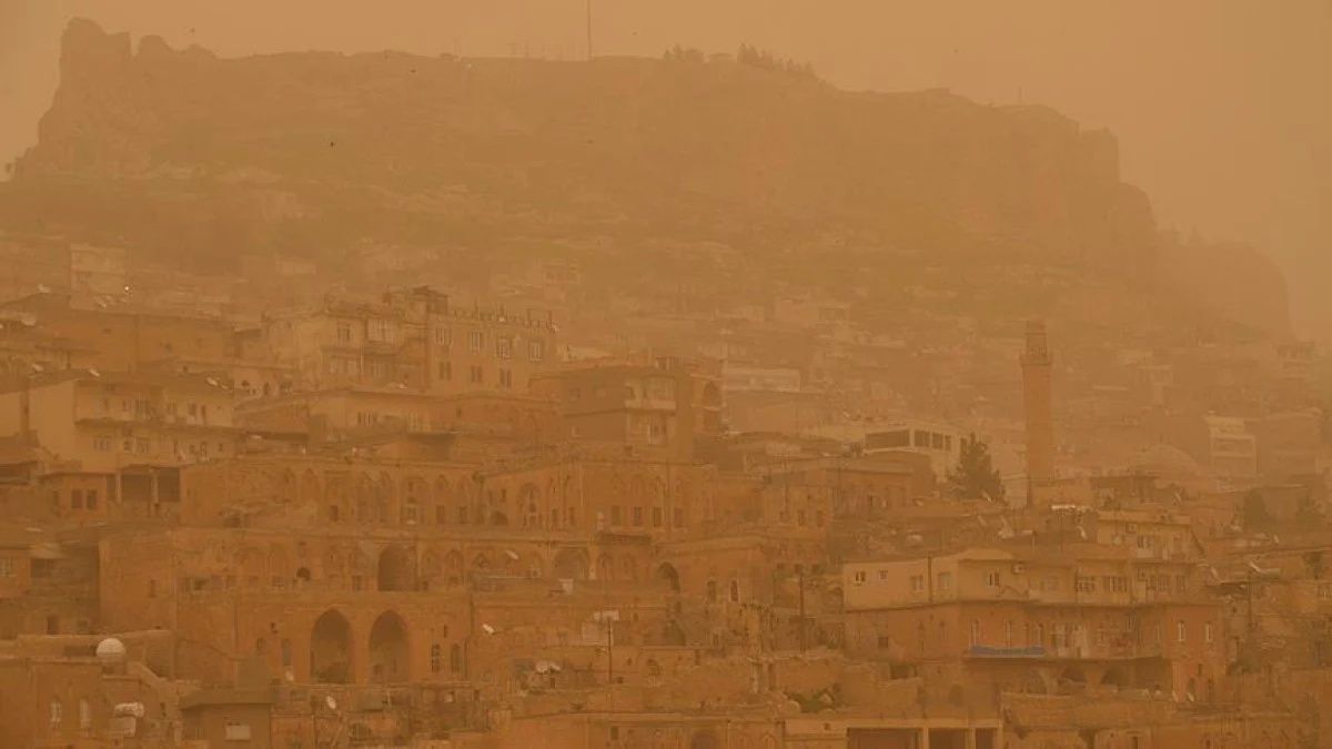 Suriye’den toz geliyor! Meteoroloji uyardı: 3 gün sürecek! "Maske takın, dışarı çıkmayın" 1