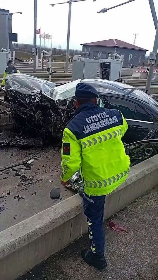 Düzceli doktor çifti trafik canavarı ayırdı; 5 günlük bebek yoğun bakımda 3