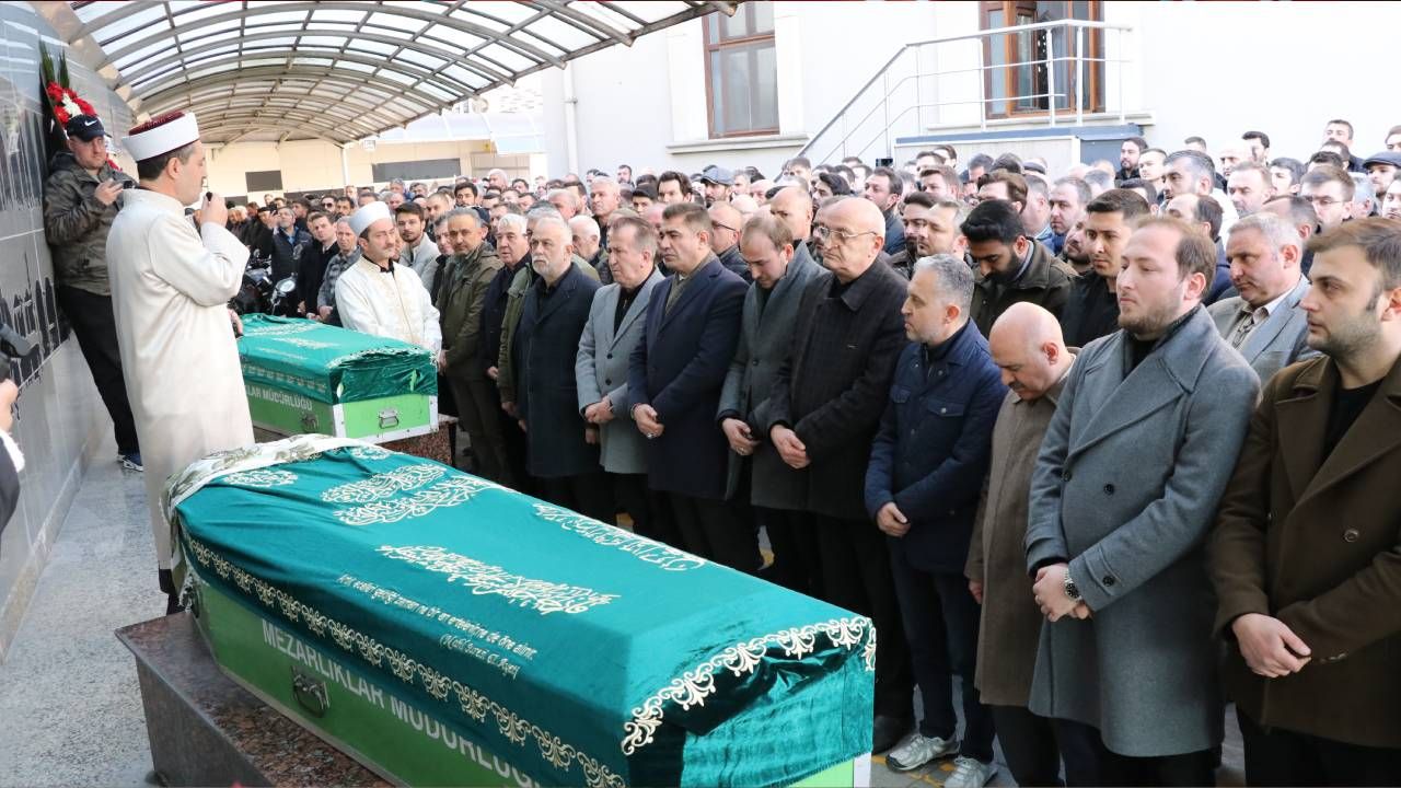 Türkiye'yi ağlatan kaza; Dr. Yonca Haymana Güngör ve eşi Selman Güngör toprağa verildi 6