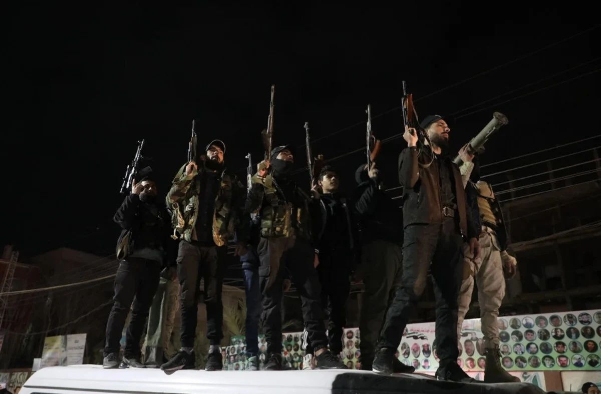 Suriye'de hareketli gece: Lazkiye'de devrik rejim unsurlarına operasyon! En az 70 kişi öldü... Devrik rejimin eski istihbarat şefi yakalandı! 9