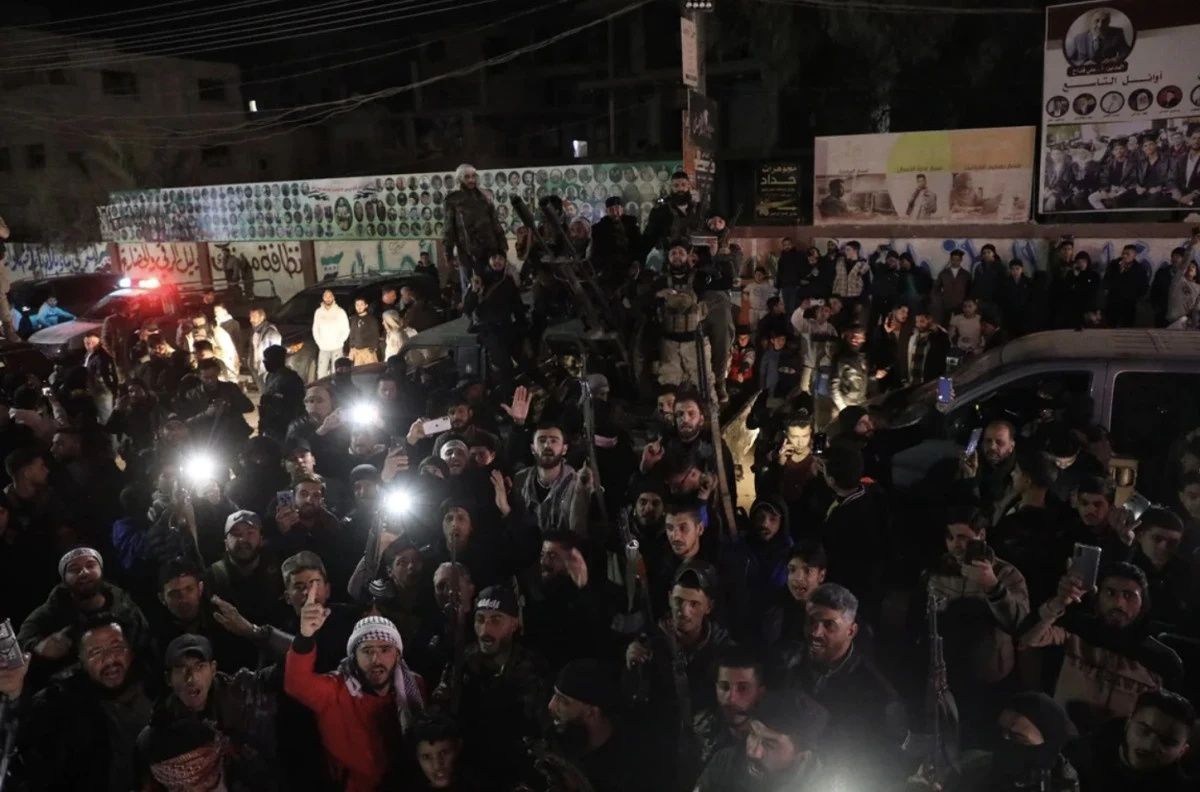 Suriye'de hareketli gece: Lazkiye'de devrik rejim unsurlarına operasyon! En az 70 kişi öldü... Devrik rejimin eski istihbarat şefi yakalandı! 2