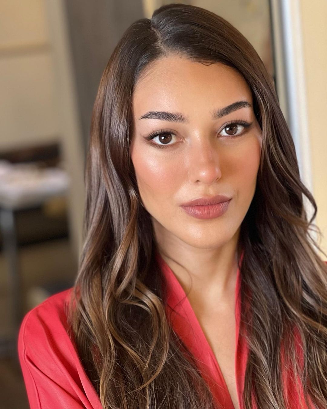 Dilan Çiçek Deniz, 30 yaşına girdi! Ünlü oyuncudan nostaljik paylaşım... Koca gözlü ve kısa saçlı bu kız şimdilerde ekranların parlayan yıldızı! 1
