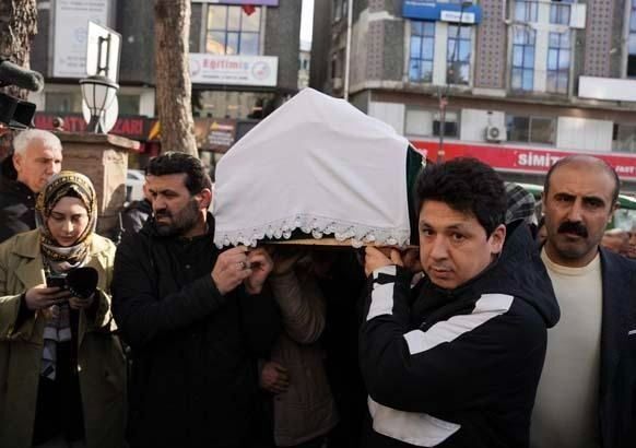 Ardında sır perdesi bıraktı! Mimar Ece Gürel'in cenazesinde dikkat çeken sözler: 'Çok soru işareti var' 1