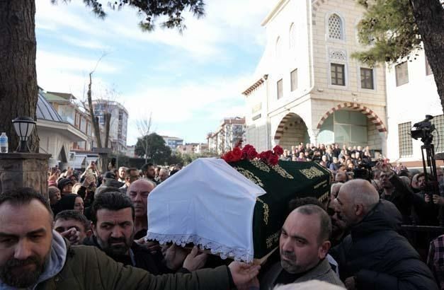 Ardında sır perdesi bıraktı! Mimar Ece Gürel'in cenazesinde dikkat çeken sözler: 'Çok soru işareti var' 4