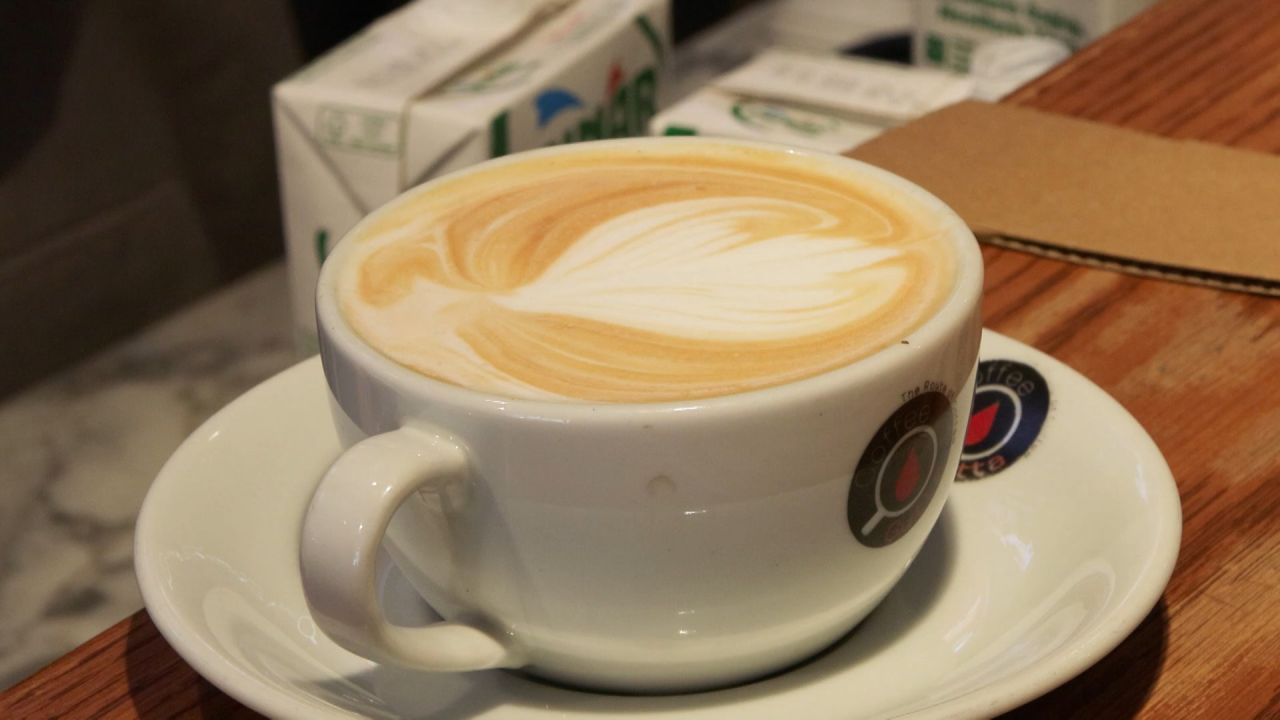 Gençlerin ilgi odağı! 70 yaşında 'Barista Teyze' oldu! Sosyal medya onu konuşuyor 4
