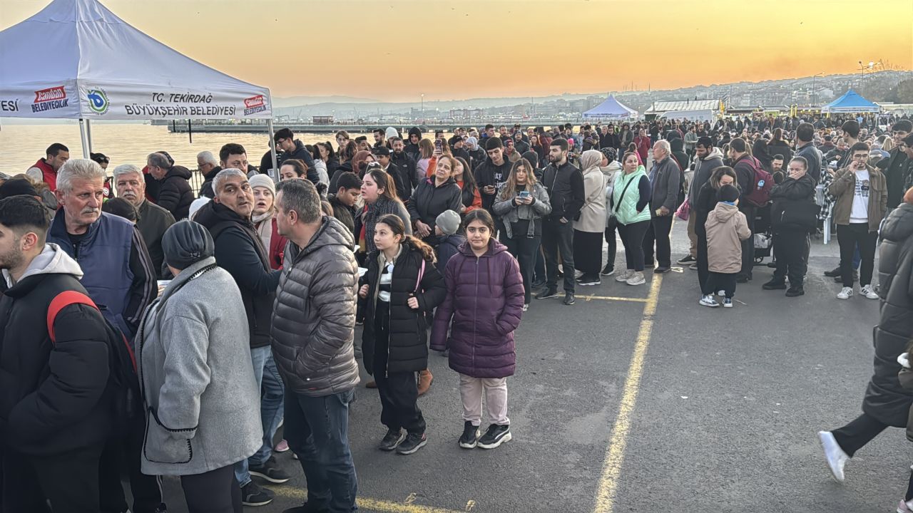 Tekirdağ Büyükşehir Belediyesi'nin  iftarında 'self servis' krizi yaşandı 5