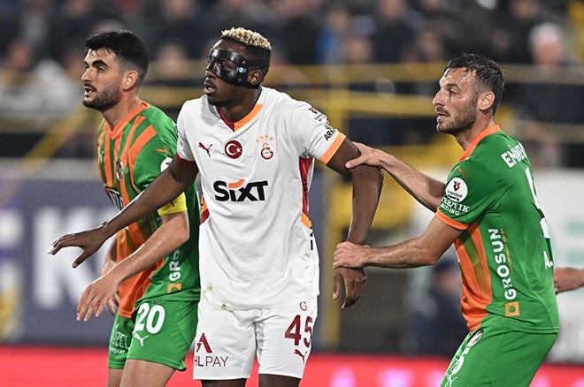 Nihat Kahveci canlı yayında çılgına döndü: Galatasaray'a 1 gram bir şey katmamış; 3 gün değil, 33 gün değil, 333 gün yapsan ne olur! 4