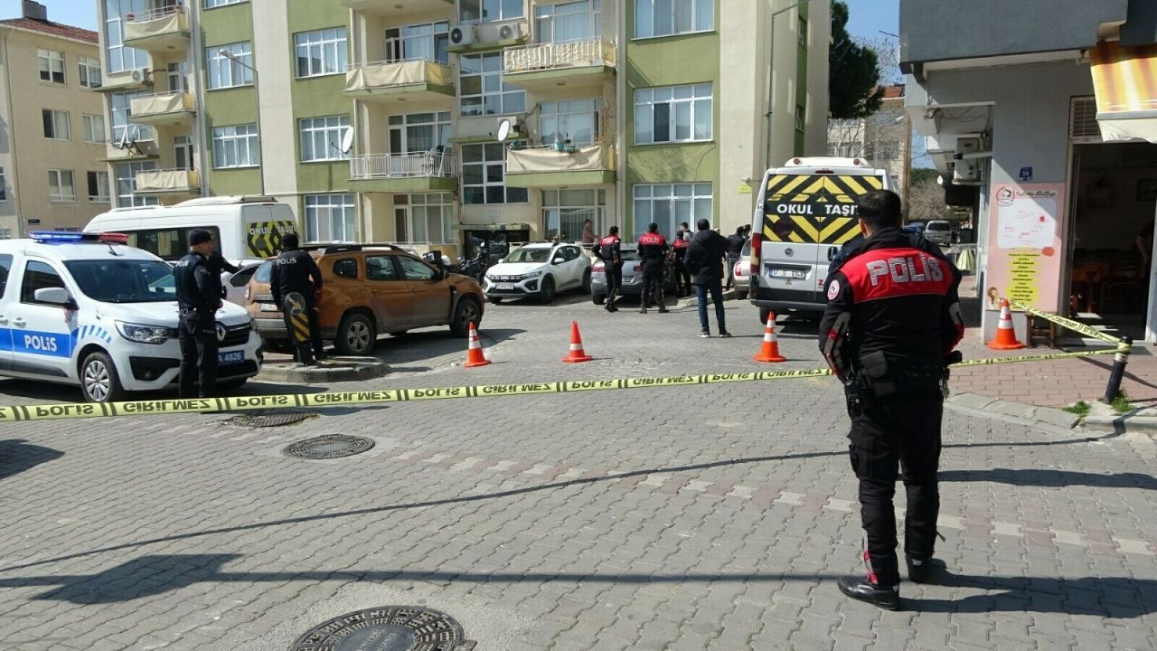 Çanakkale'de hareketli saatler; annesini rehin aldı, polisle çatıştı, etkisiz hale getirildi 3