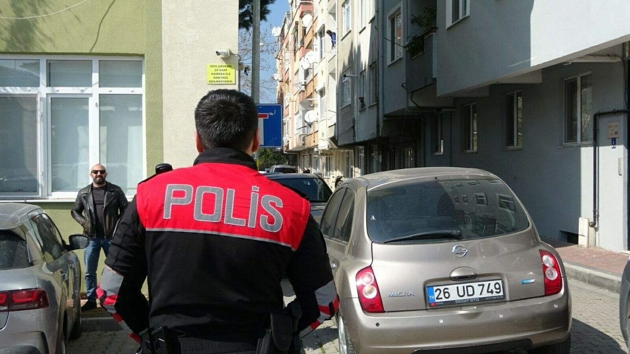 Çanakkale'de hareketli saatler; annesini rehin aldı, polisle çatıştı, etkisiz hale getirildi 7